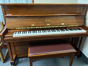 Essex (Designed by Steinway) EUP116E